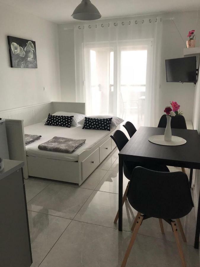 Ferienwohnung Nelany Zubovići Exterior foto